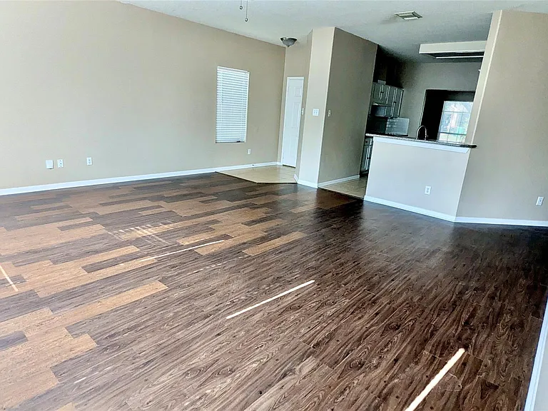 15423 Fir Woods Ln — Photo 2