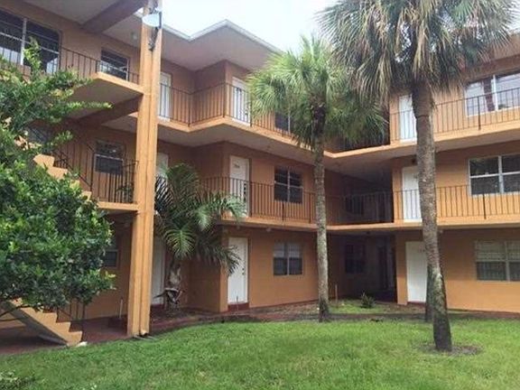3rd image of 1330 W 54th St APT 311C