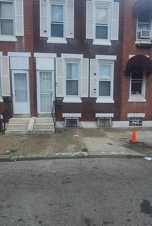 1st image of 1817 E Clementine St