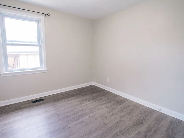 89 Clarendon Ave — Photo 35