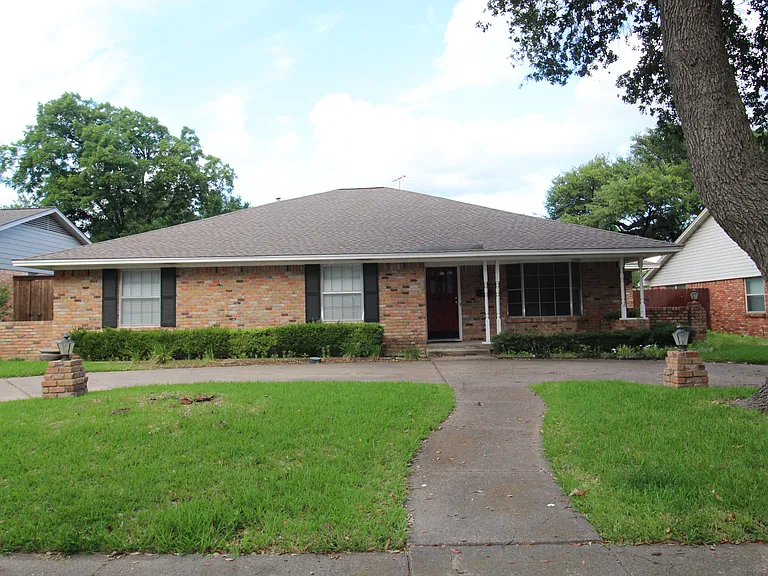 10146 Coveridge Dr — Photo 1