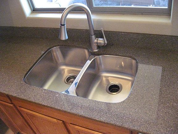 nice undermount 60/40 sink