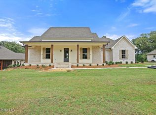 104 Brents Xing, Clinton, MS 39056