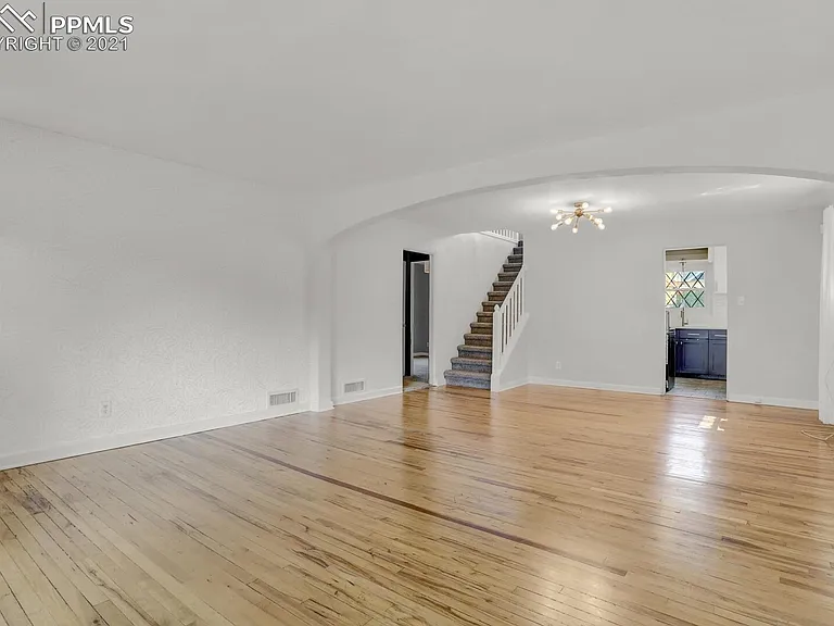 230 E San Miguel St — Photo 7