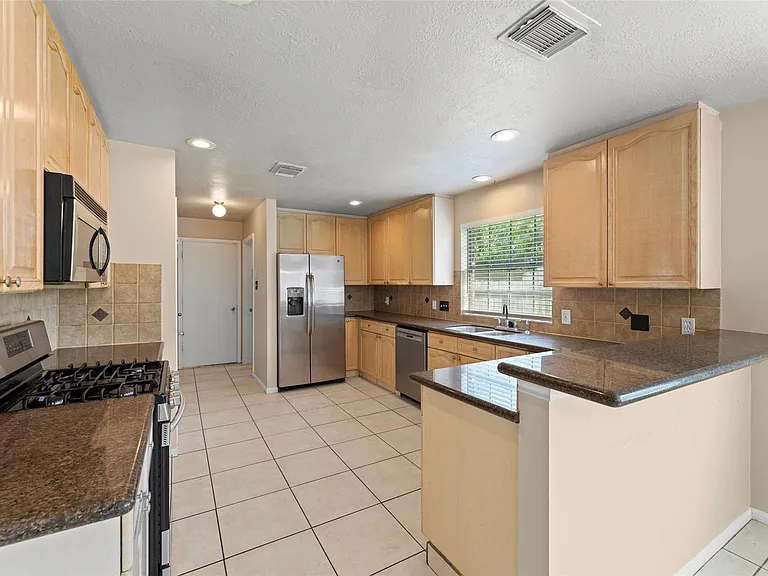 1723 Monvale Ln — Photo 11