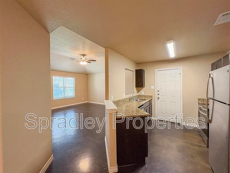 1032A Mason Dr — Photo 3