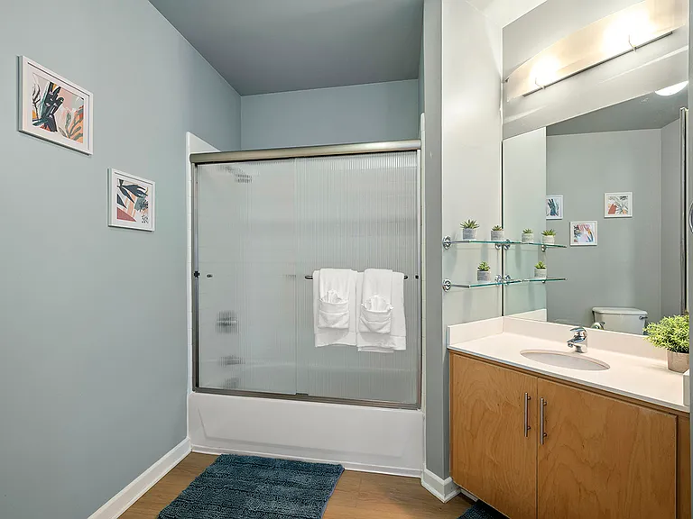 527 10th Ave #407 — Photo 24