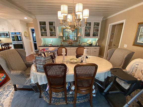 Dining room with built-ins