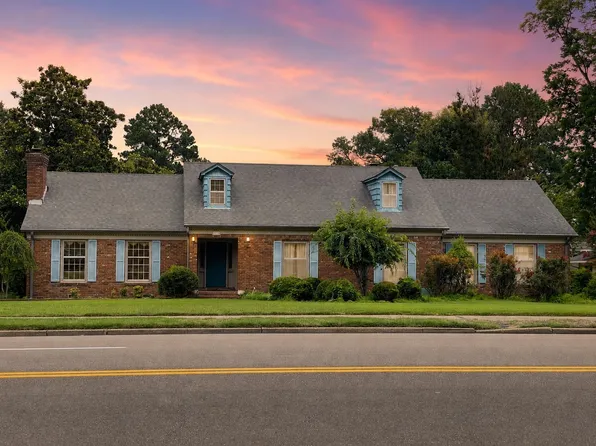 5534 Walnut Grove Rd, Memphis, TN 38120