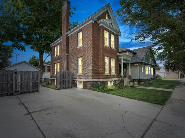 103 Warwick St, La Porte, IN 46350