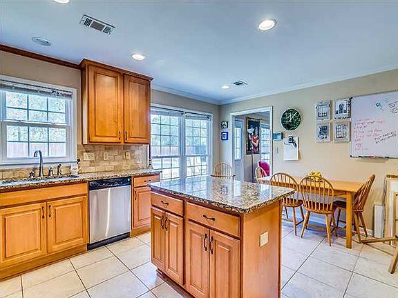 5th image of 14 Oldfield Dr