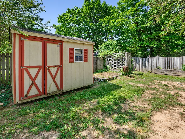 3408 Montrose Ave — Photo 45