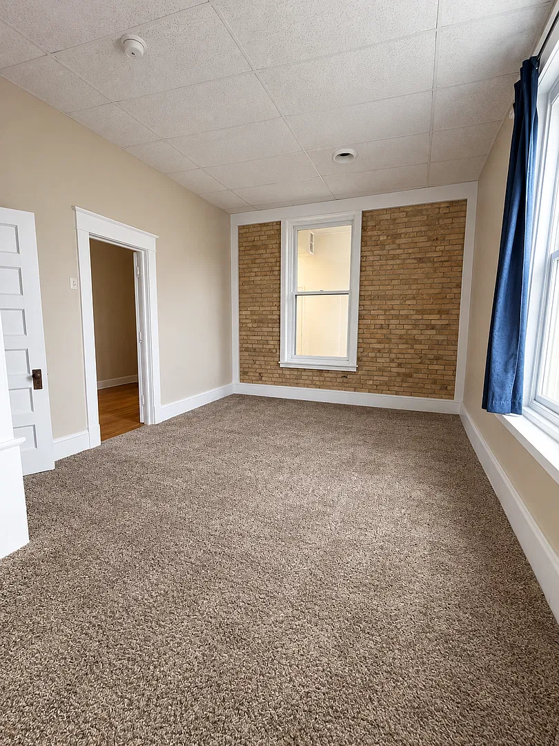 304 DeMers Ave — Photo 4