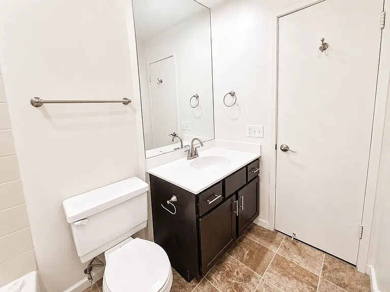 Lexington Hills Apartments — Photo 101