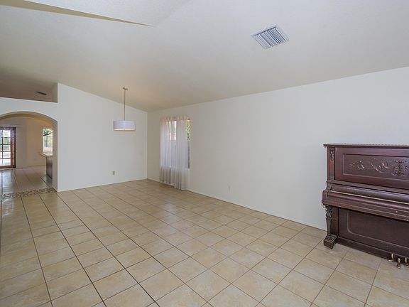 4th image of 1711 N Clifton St