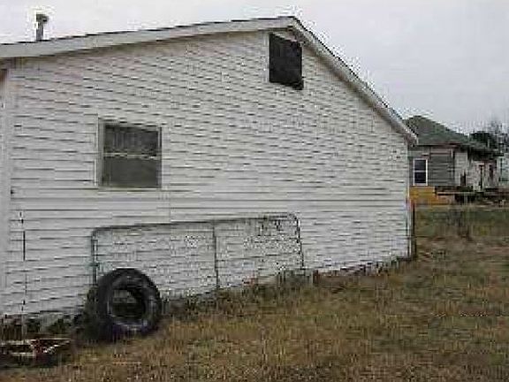 2nd image of 1013 N D St