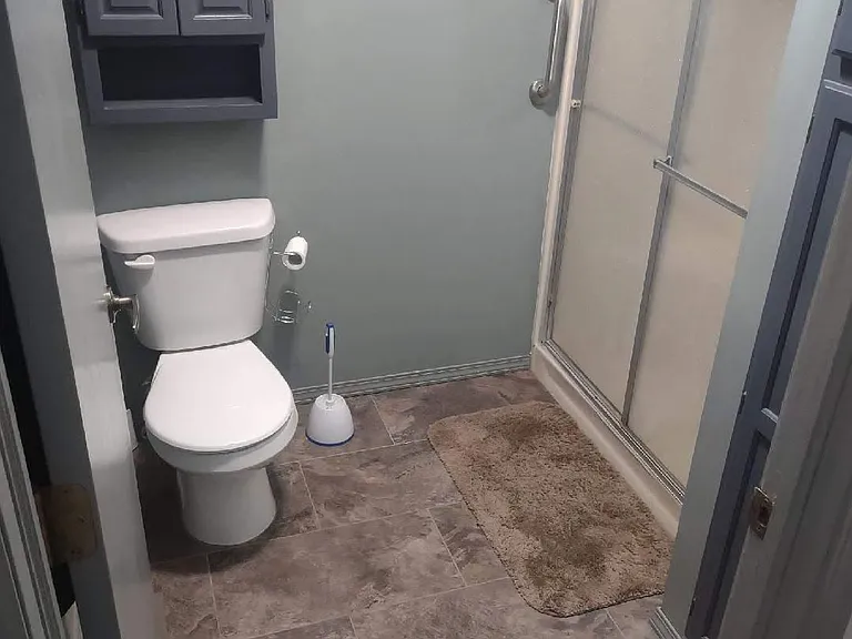 Upstairs Master Bath/Shower