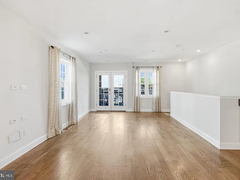 1820 Independence Ave SE #1 — Photo 14