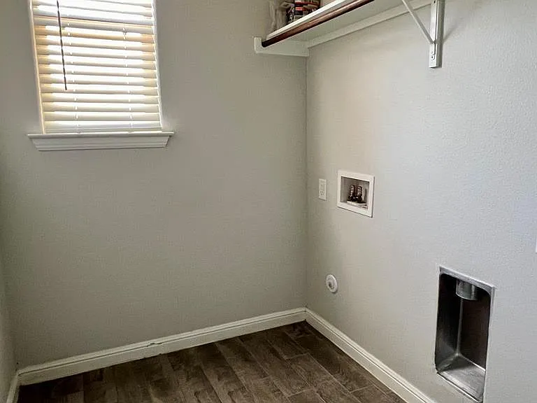605 Dupont Ct — Photo 19