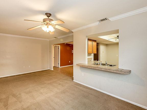 5th image of 410 Chestnut Ave NW