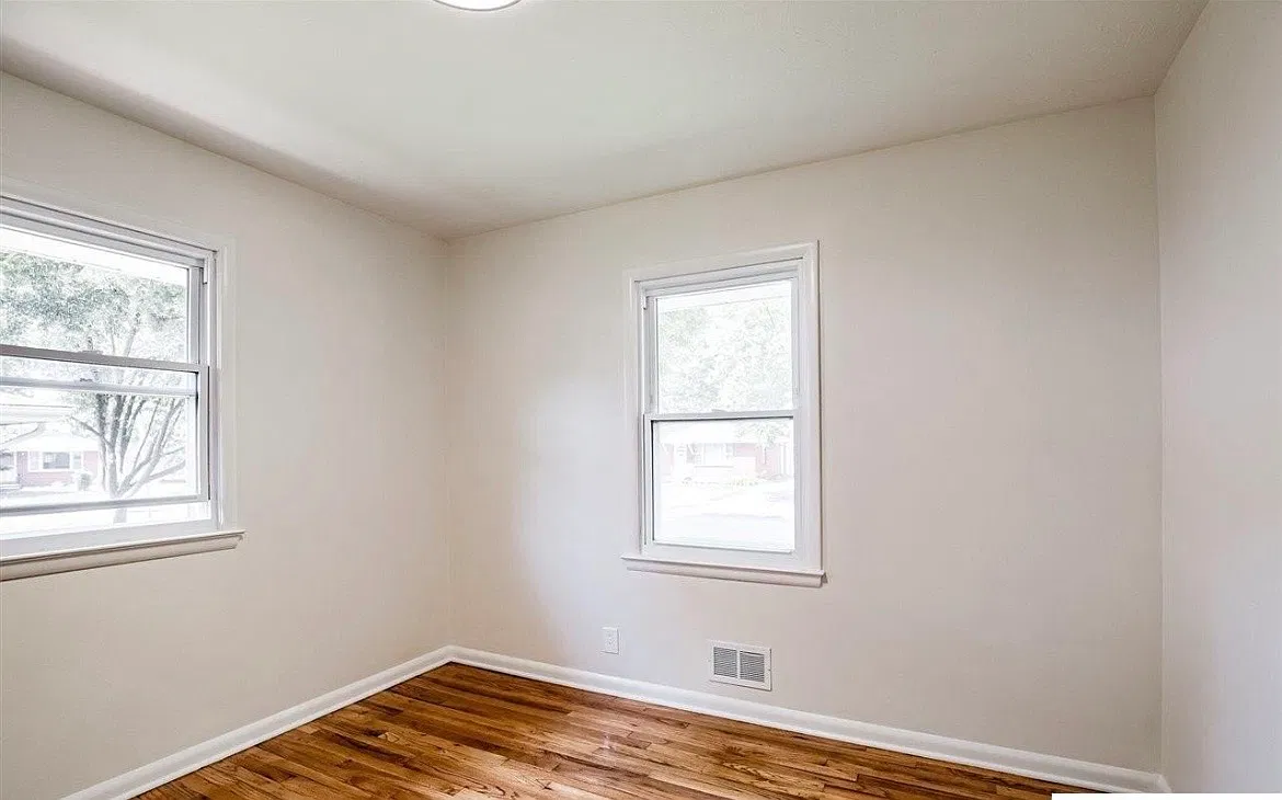 2 bed, 900 sqft, $1,900 — Photo 3