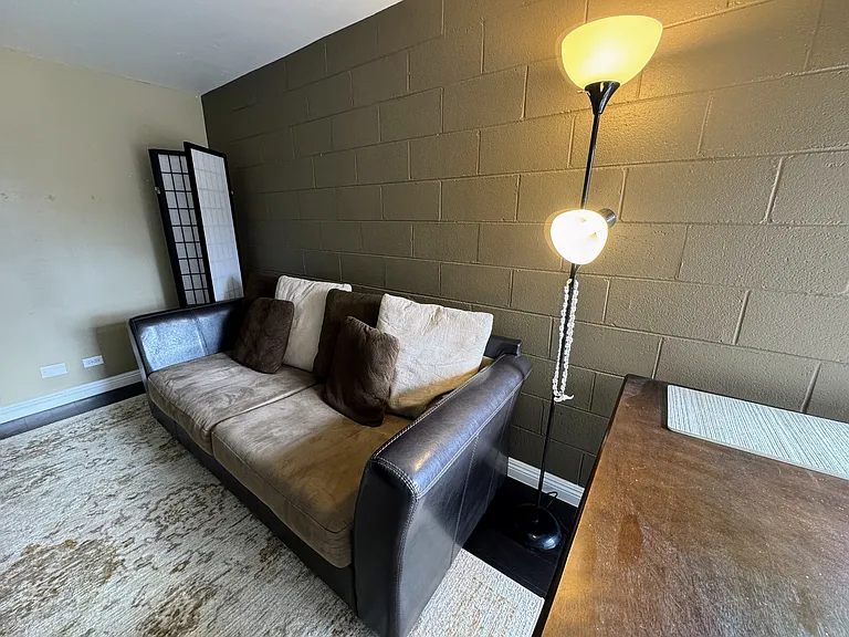 1427 Alexander St #208 — Photo 2