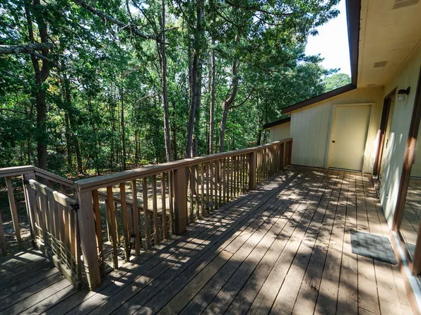 16 Lindsay Ln, Hot Springs, AR 71909