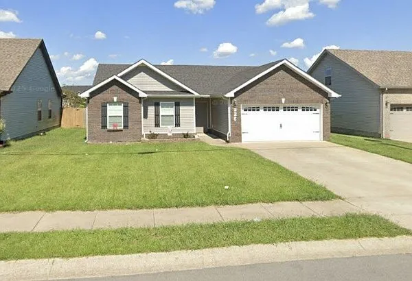 226 Azalea Dr — Photo 1
