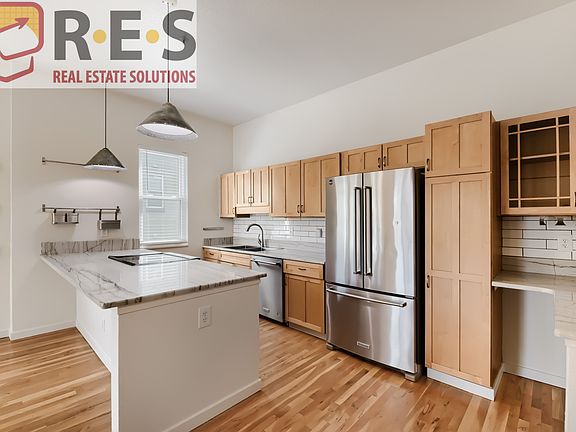 2nd image of 2525 15th St Unit 2J