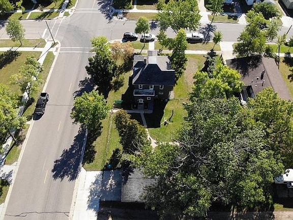 5th image of 703 1st St SE
