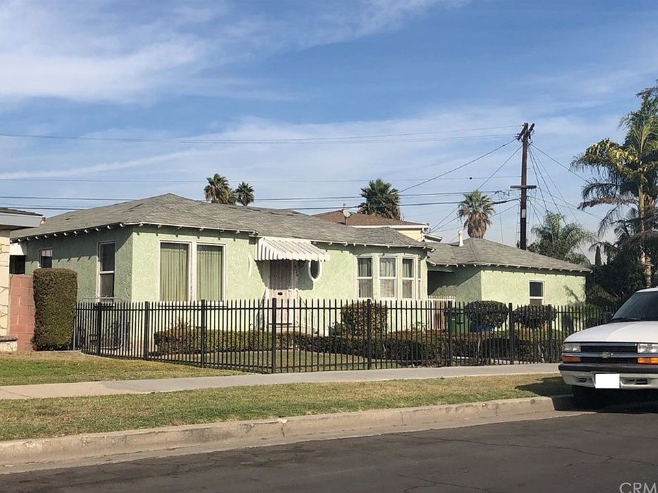 2nd image of 929 E 116th St