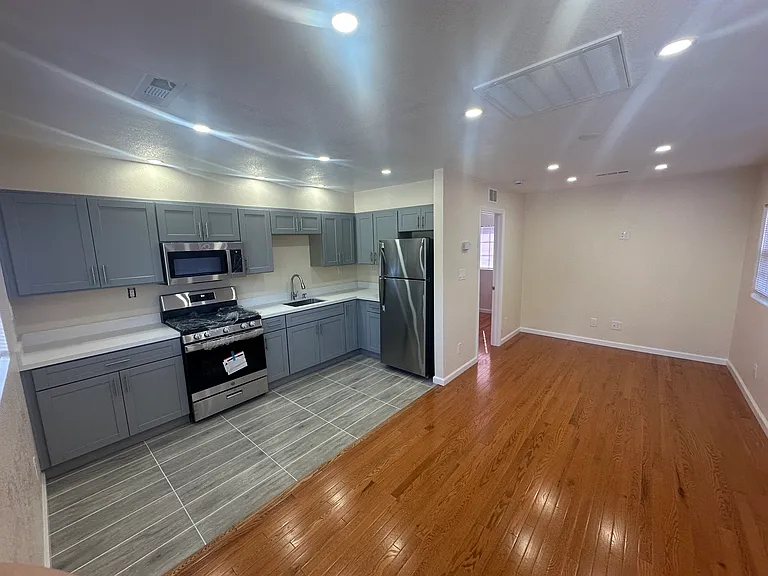 4027 Fullington St — Photo 7