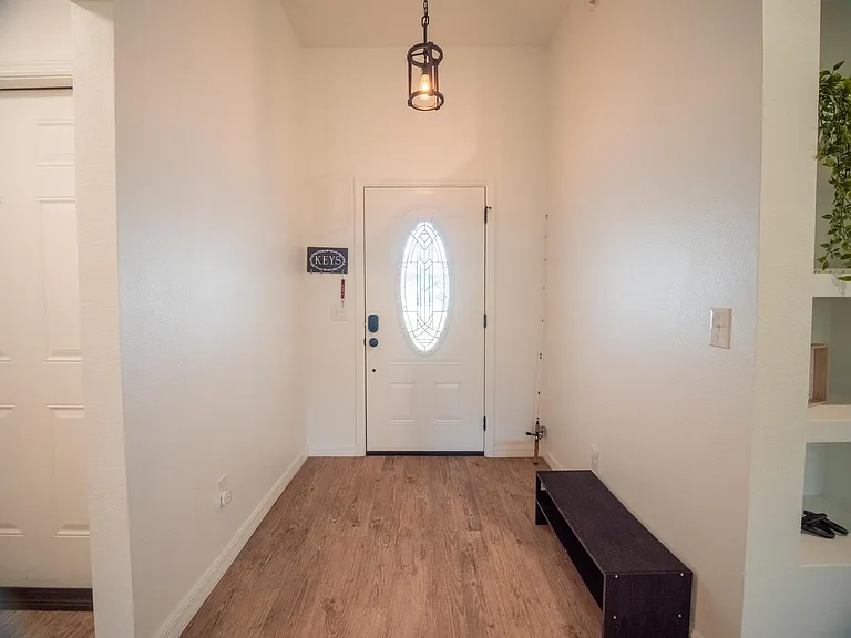 315 SE Lindale Gln — Photo 32
