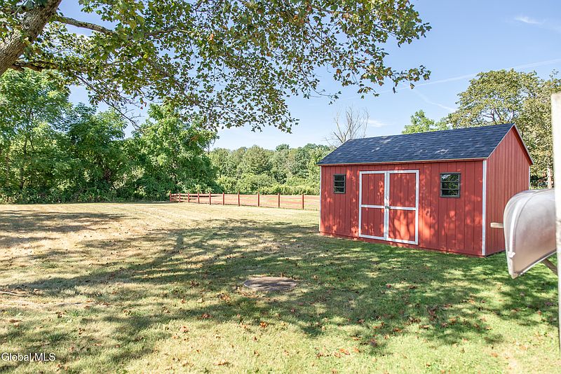 4th image of 2059 W Glenville Road