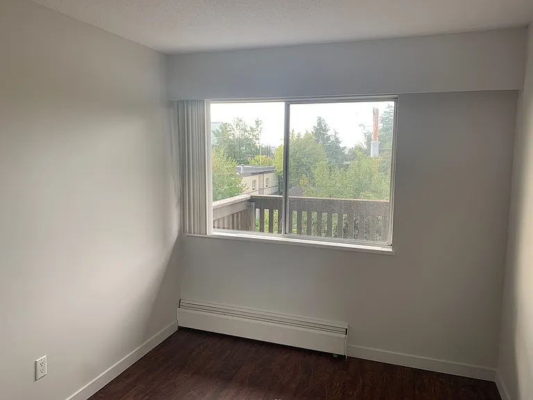325 Ward St — Photo 35