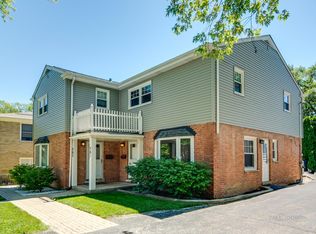 581 Ivy Ct, Lake Forest, IL 60045