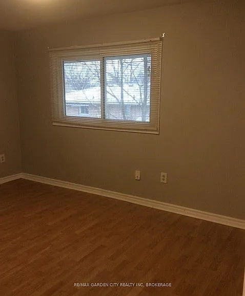 43 Dunvegan Rd #UPPER — Photo 11