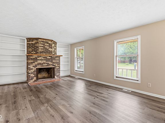 3rd image of 436 Orchardview Ct
