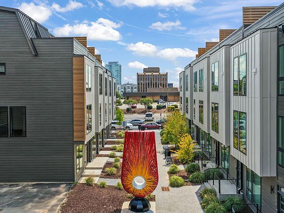 2nd image of 512 Gordon St #901