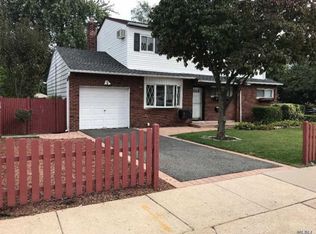 875 N Fletcher Ave, Valley Stream, NY 11580