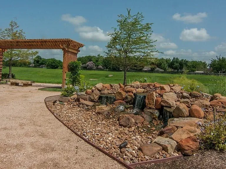 2110 Whiteback Dr — Photo 43