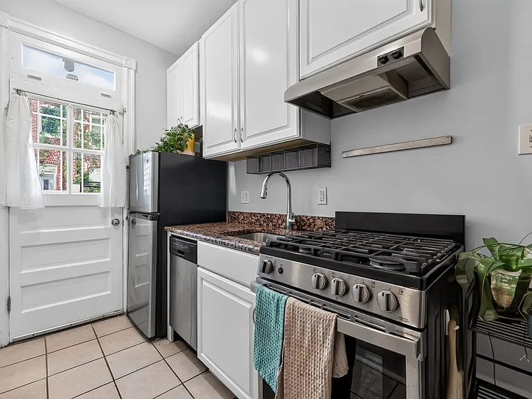 759 Harvard St NW — Photo 15