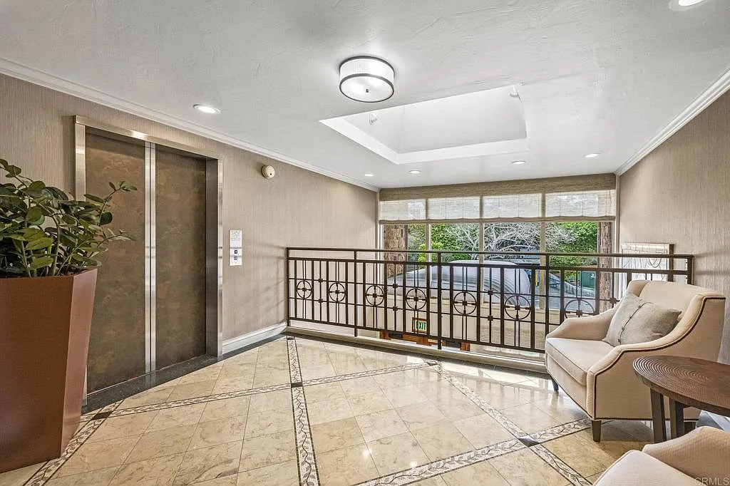 1 bed, 946 sqft, $6,000 — Photo 3
