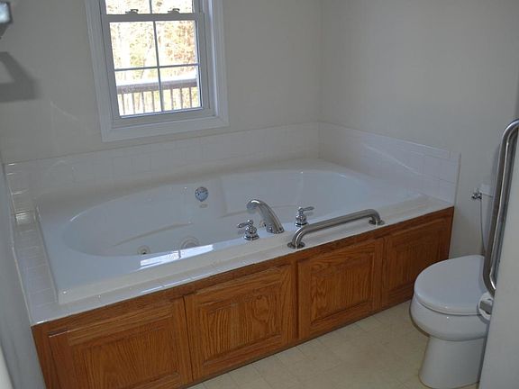 1 Master bedroom - bathroom