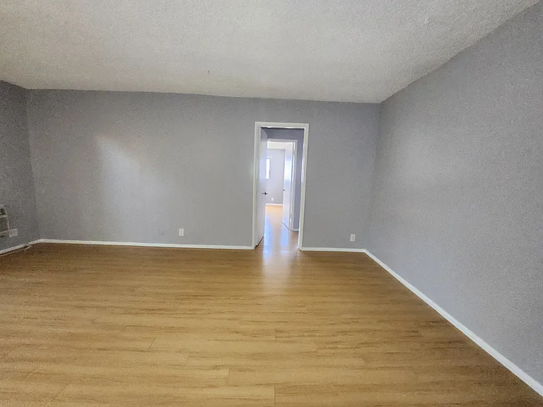 425 N Hobart Blvd — Photo 50