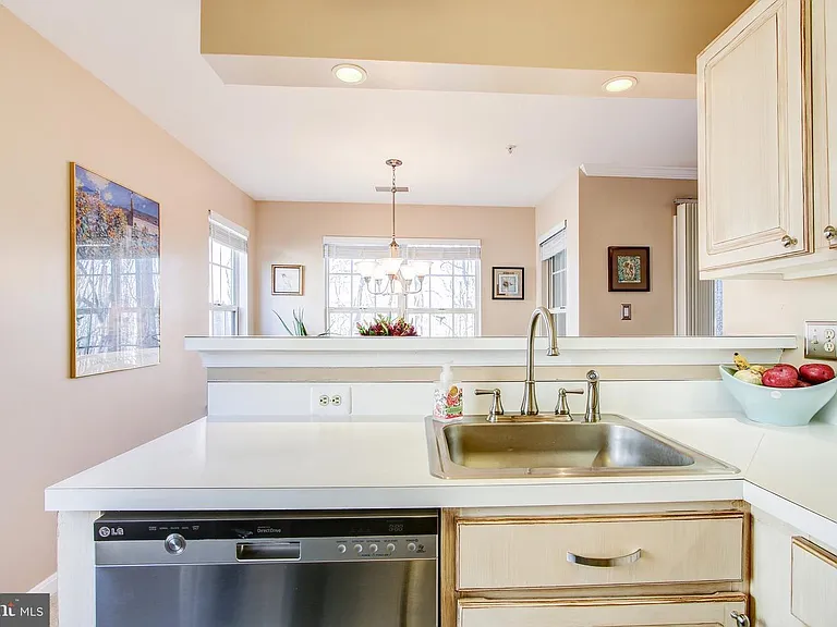 121 Timberbrook Ln #202 — Photo 11