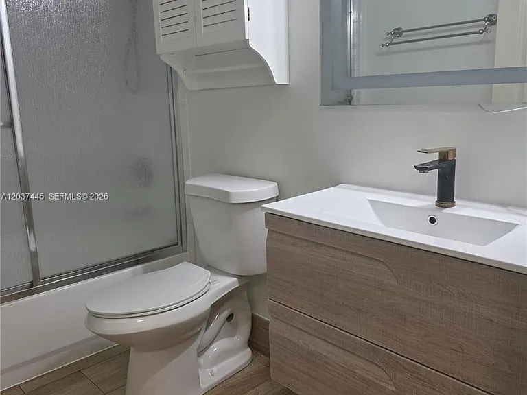 15711 SW 137th Ave #101 — Photo 8
