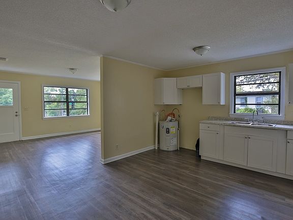 3rd image of 648 W 7th Ave