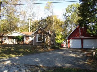 101 Pine Tree Ln, Ripley, WV 25271