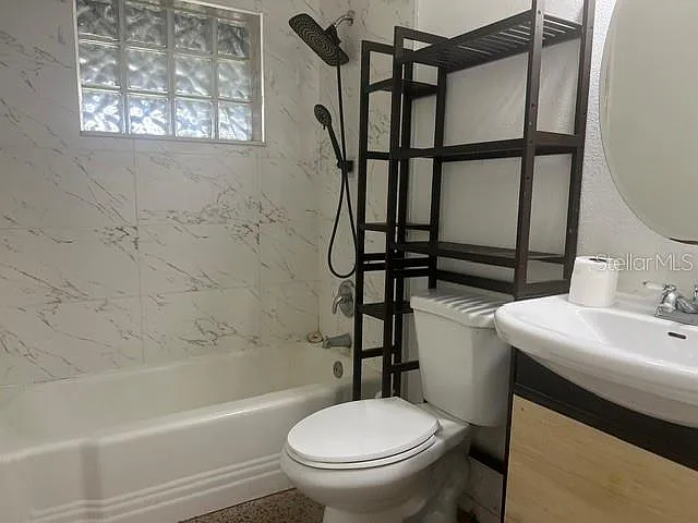 2211 E Amelia St — Photo 11